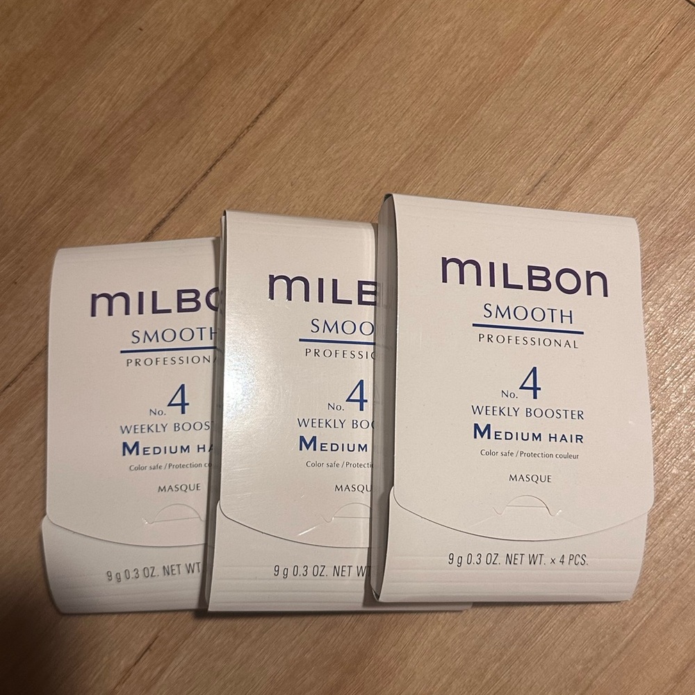 Smooth No.4 Weekly Booster Masque for Medium Hair - White